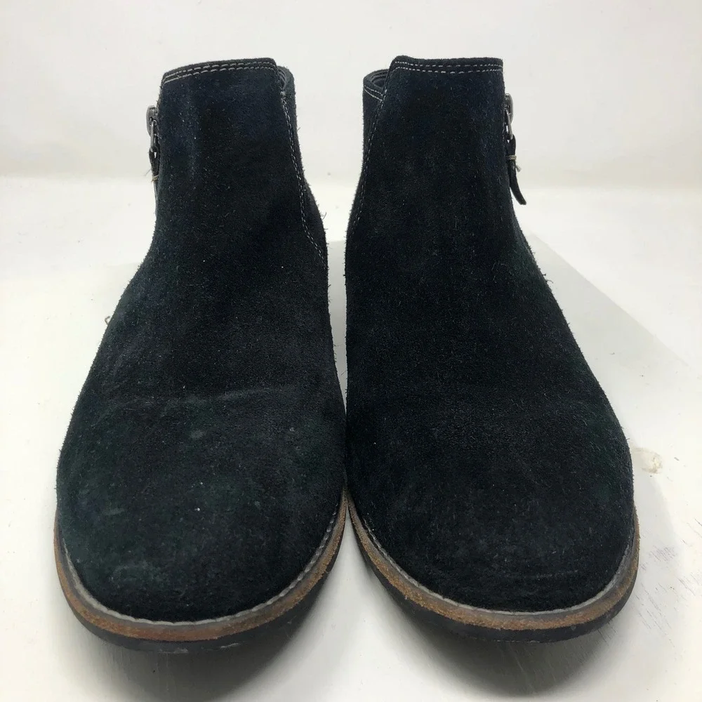 Clarks Ankle Boots Womens 9W Black Suede Side Zip Contrast Stitch Casual Comfort